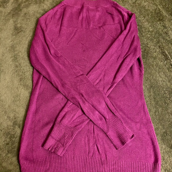 Express V Neck Fitted Sweater - Picture 3 of 3